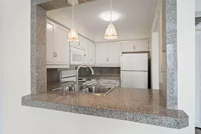 5881 Preston View Boulevard #261, Dallas, TX 75240 - Photo 9