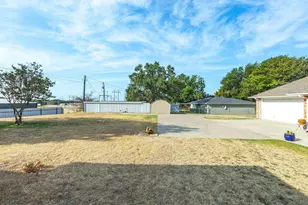 2807 S Lipsey St, Decatur, TX 76234 - Photo 23