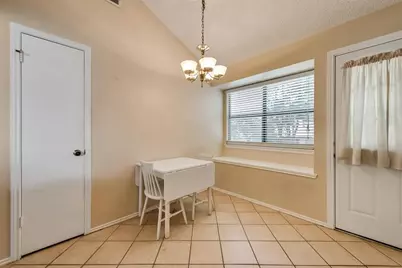 2332 Chestnut Way, Bedford, TX 76022 - Photo 13