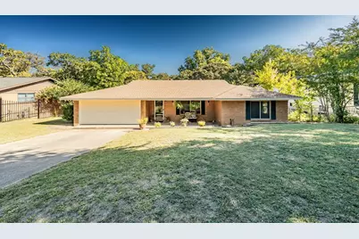 300 Shoreline Drive, Azle, TX 76020 - Photo 1
