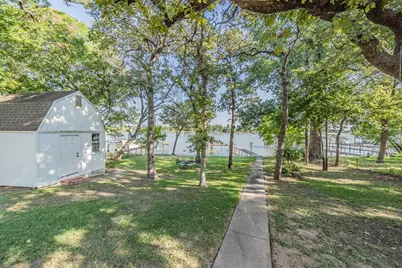 300 Shoreline Drive, Azle, TX 76020 - Photo 3