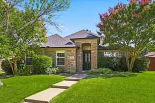 204 Meredith Ct, Irving, TX 75063 - Photo 5