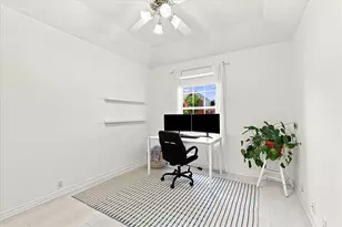 204 Meredith Ct, Irving, TX 75063 - Photo 25