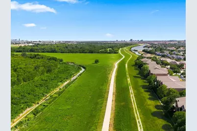 204 Meredith Court, Irving, TX 75063 - Photo 33