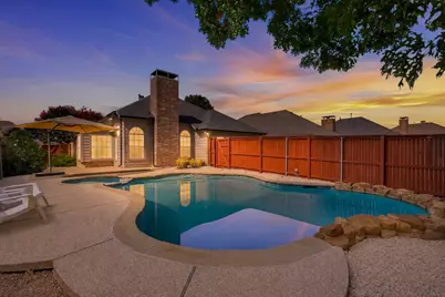 204 Meredith Court, Irving, TX 75063 - Photo 3