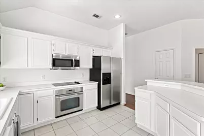 204 Meredith Court, Irving, TX 75063 - Photo 17