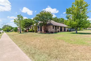 7133 Starnes Rd, North Richland Hills, TX 76182 - Photo 3