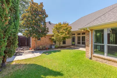 15607 Golden Creek, Dallas, TX 75248 - Photo 27