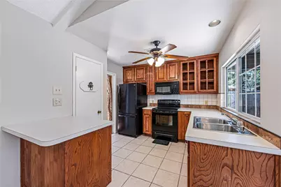 125 Sunnydale Court, Lewisville, TX 75067 - Photo 5