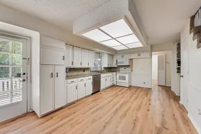 2119 Wilson Drive, Arlington, TX 76011 - Photo 11