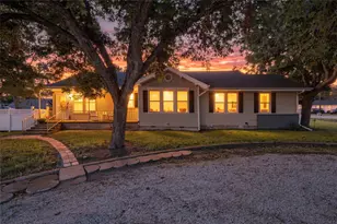 200 N Bordon St, Lorena, TX 76655 - Photo 5