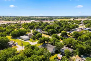 200 N Bordon St, Lorena, TX 76655 - Photo 37
