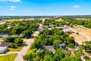 200 N Bordon St, Lorena, TX 76655 - Photo 37
