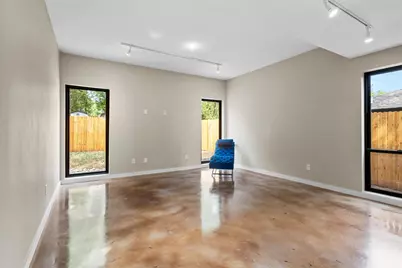 957 Woods Avenue, Fort Worth, TX 76102 - Photo 9