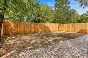957 Woods Ave, Fort Worth, TX 76102 - Photo 17