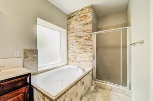 4618 Devonshire Dr, Grand Prairie, TX 75052 - Photo 7