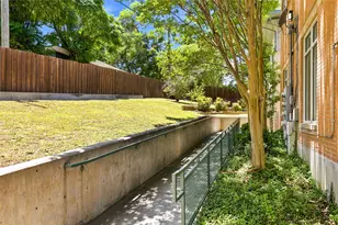 1617 W Oleander St, Fort Worth, TX 76104 - Photo 3
