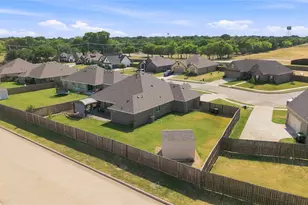 104 Ken's Ct, Pilot Point, TX 76258 - Photo 17