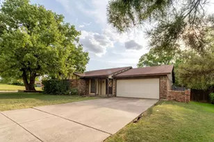 700 Del Mar Ln, Arlington, TX 76012 - Photo 9