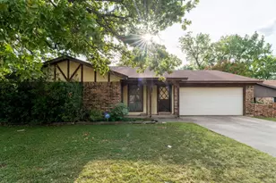 700 Del Mar Ln, Arlington, TX 76012 - Photo 11