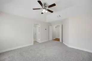 404 Spencer Cir, Grand Prairie, TX 75052 - Photo 9