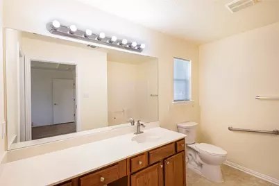 1304 W Mitchell Street, Arlington, TX 76013 - Photo 11