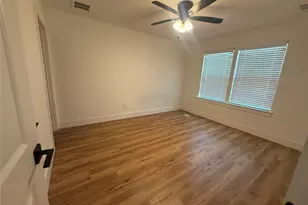 905 E 10th St, Bonham, TX 75418 - Photo 9