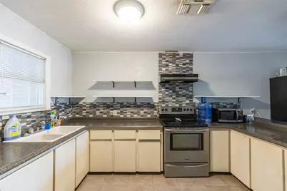 1633 Shelton Street, Abilene, TX 79603 - Photo 9