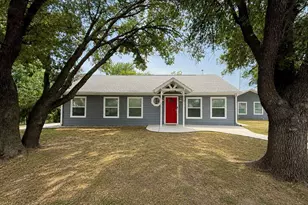 320 S Columbia St, Stephenville, TX 76401 - Photo 1