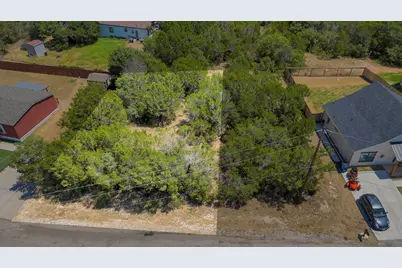 2513 Creekview Drive, Granbury, TX 76048 - Photo 9
