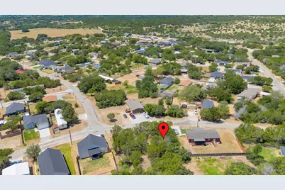 2513 Creekview Drive, Granbury, TX 76048 - Photo 5