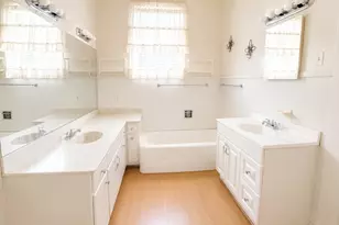 808 E Limestone Ave, Mart, TX 76664 - Photo 7