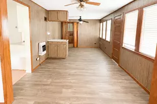 808 E Limestone Ave, Mart, TX 76664 - Photo 9