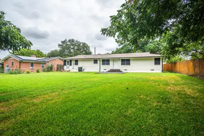 302 Circle Drive, Arlington, TX 76010 - Photo 11