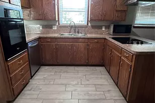 1321 Hurstview Dr, Hurst, TX 76053 - Photo 7
