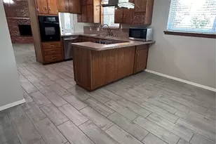 1321 Hurstview Dr, Hurst, TX 76053 - Photo 9