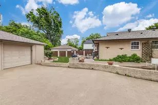 9210 Larchwood Dr, Dallas, TX 75238 - Photo 15