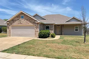 808 E Northside Dr, Pilot Point, TX 76258 - Photo 1