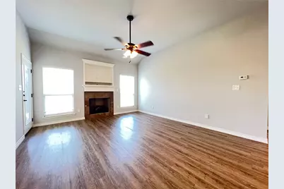 808 E Northside Drive, Pilot Point, TX 76258 - Photo 3