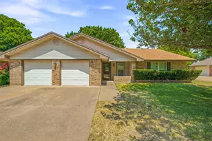 142 Blue Jay St, Stephenville, TX 76401 - Photo 1