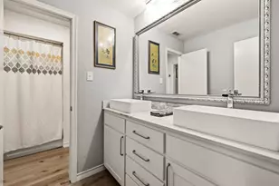 10461 Carry Back Cir, Dallas, TX 75229 - Photo 19