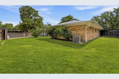 10461 Carry Back Circle, Dallas, TX 75229 - Photo 23