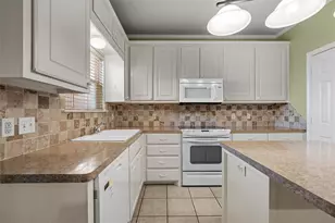 333 Old Mill Creek Dr, Woodway, TX 76712 - Photo 11