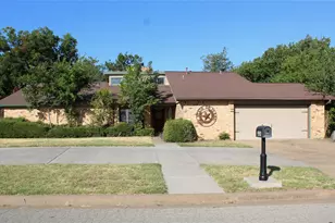 930 N Lydia St, Stephenville, TX 76401 - Photo 1