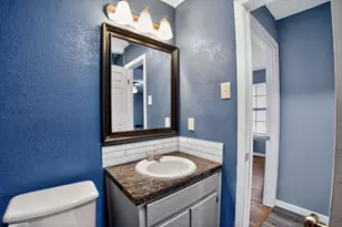 1304 E Franklin St, Hillsboro, TX 76645 - Photo 23