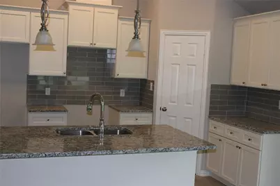 1009 E Cannon Street, Fort Worth, TX 76104 - Photo 9
