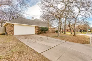 901 Evandale Rd, Burleson, TX 76028 - Photo 3