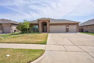 1203 Larkspur Ln, Cleburne, TX 76033 - Photo 1