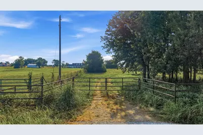 1614 W Line Road, Whitesboro, TX 76273 - Photo 11
