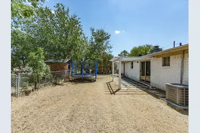 321 E Pine Street, Jacksboro, TX 76458 - Photo 29